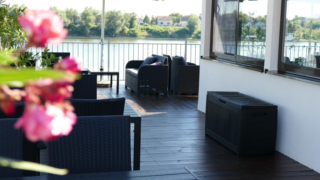 B&B Posejdon Sremska Mitrovica Exterior foto